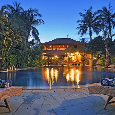 Three Brothers Bungalows & Villas Legian Exterior foto