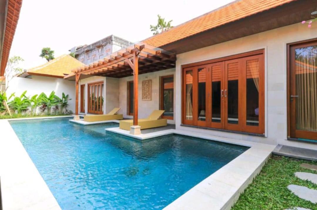 Three Brothers Bungalows & Villas Legian Exterior foto