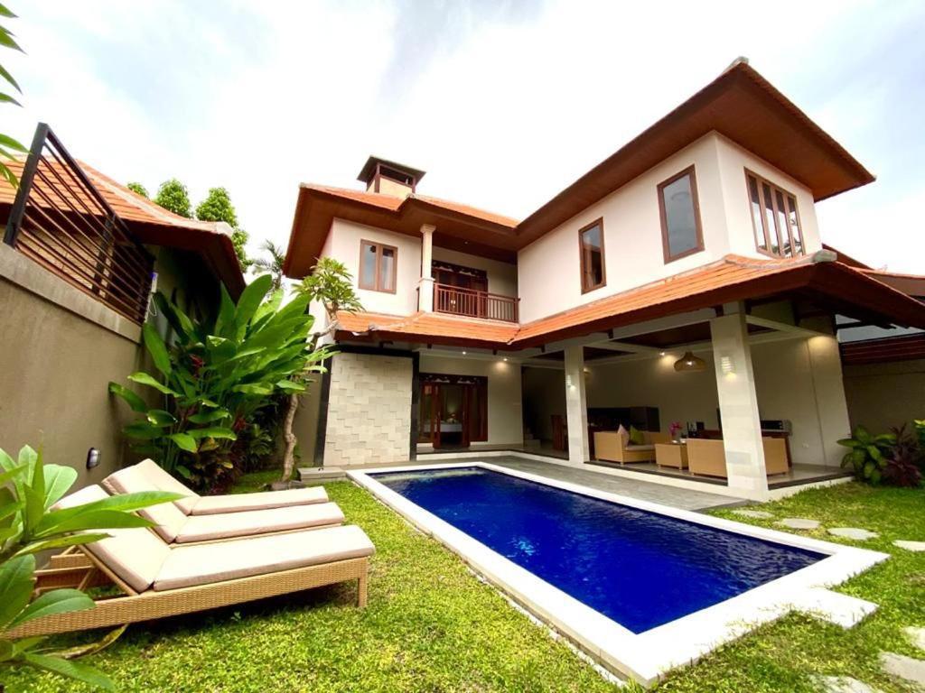 Three Brothers Bungalows & Villas Legian Exterior foto