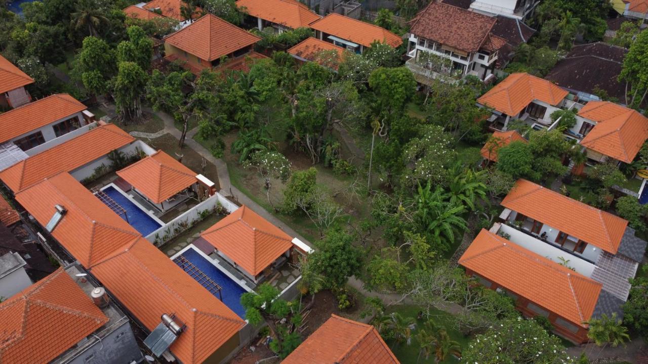 Three Brothers Bungalows & Villas Legian Exterior foto